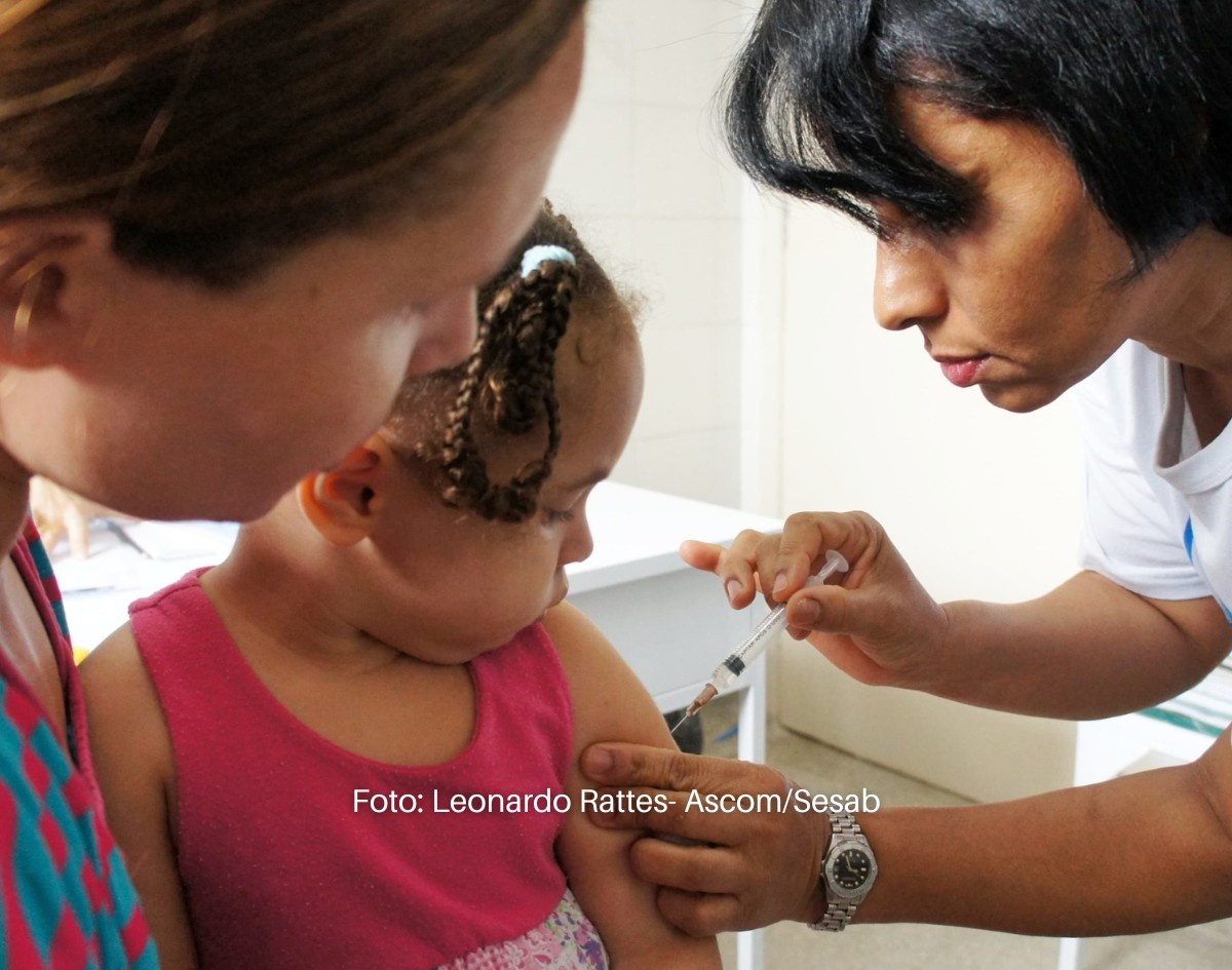 Bahia recebe 1,3 milhão de doses da vacina contra a influenza e inicia distribuição para os 417 municípios