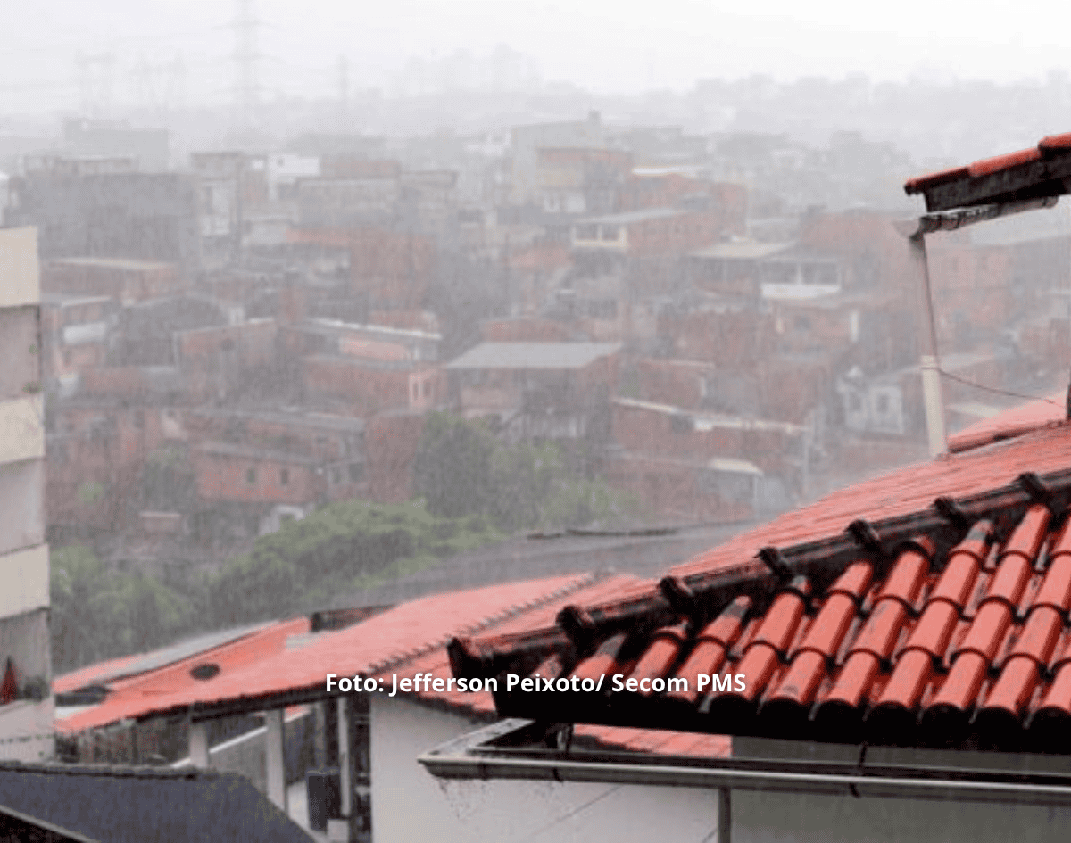 Defesa Civil eleva nível operacional de observação para atenção após fortes chuvas em Salvador. 