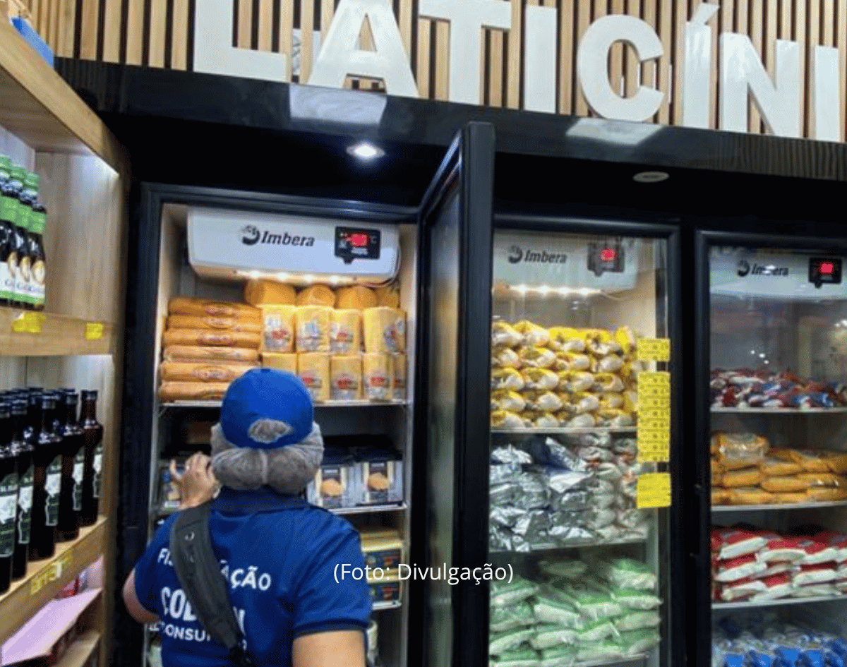 Operação integrada apreende mais de três toneladas de produtos impróprios para consumo na Feira de São Joaquim 