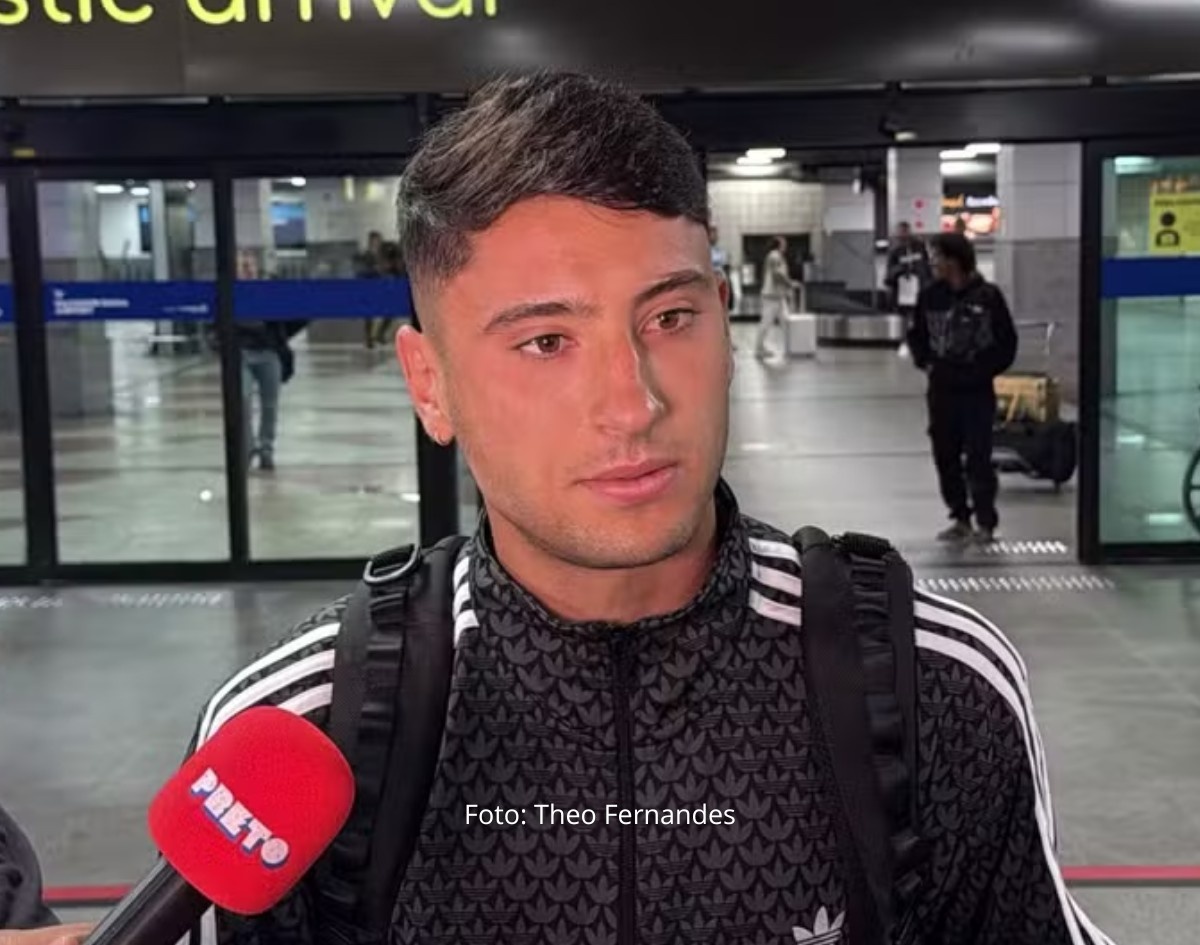 Alejo Véliz chega a Salvador para fechar com o Bahia e celebra: 