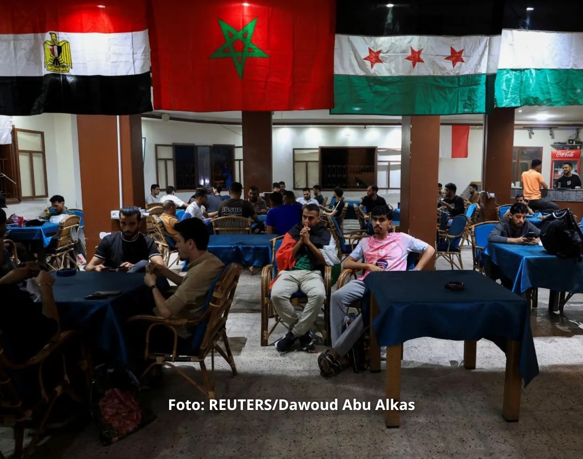Em meio à destruição da guerra, habitantes de Gaza encontram na Copa do Mundo um momento de alívio. 