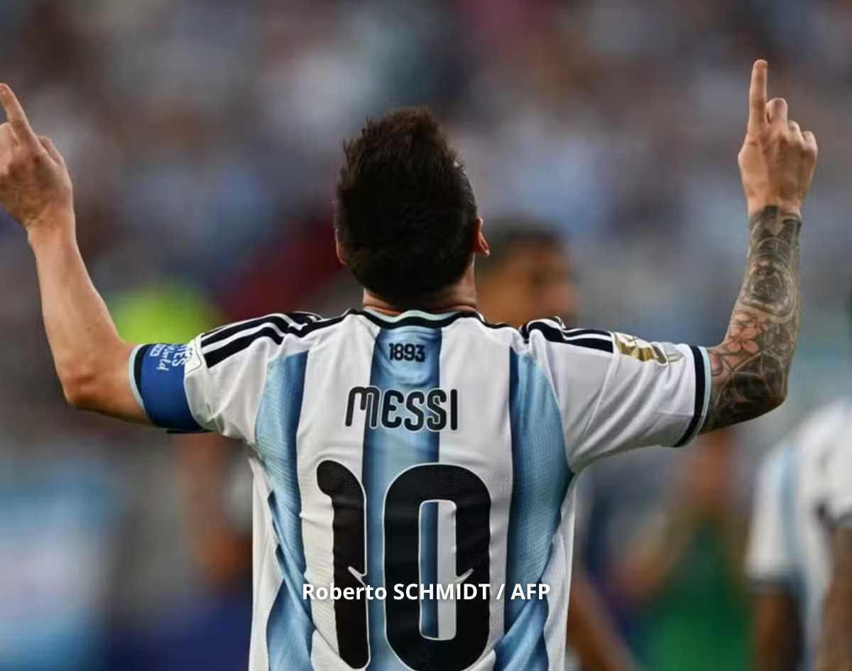 Messi vira maior artilheiro das copas e lidera Argentina em estreia 
