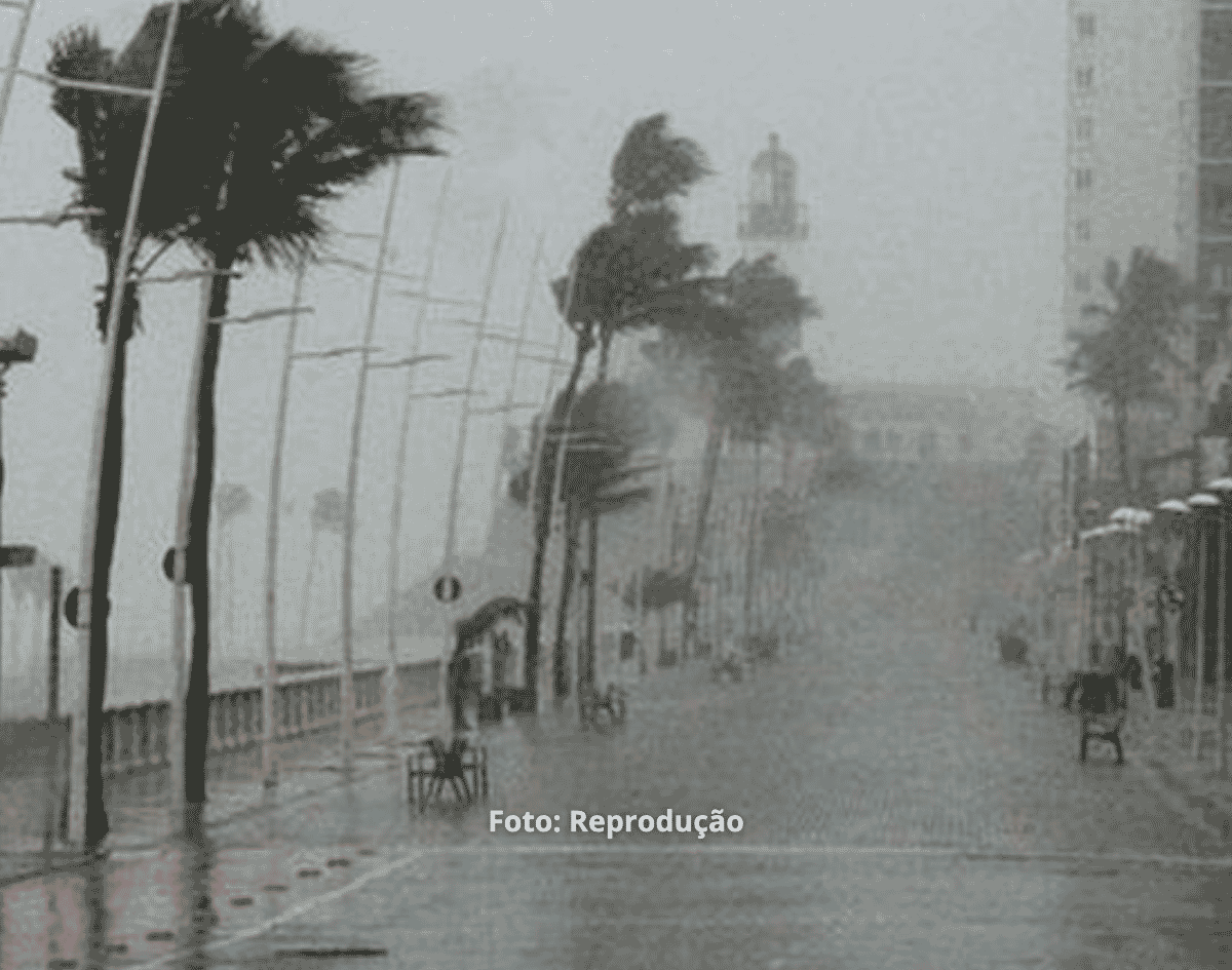 Salvador permanece sob alerta para ventos fortes e chuva nesta quinta-feira; confira onde foram registradas as maiores rajadas 