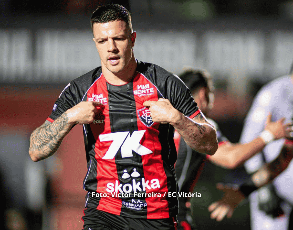 Kayzer sai do banco, marca e garante a vitória rubro-negra no Barradão