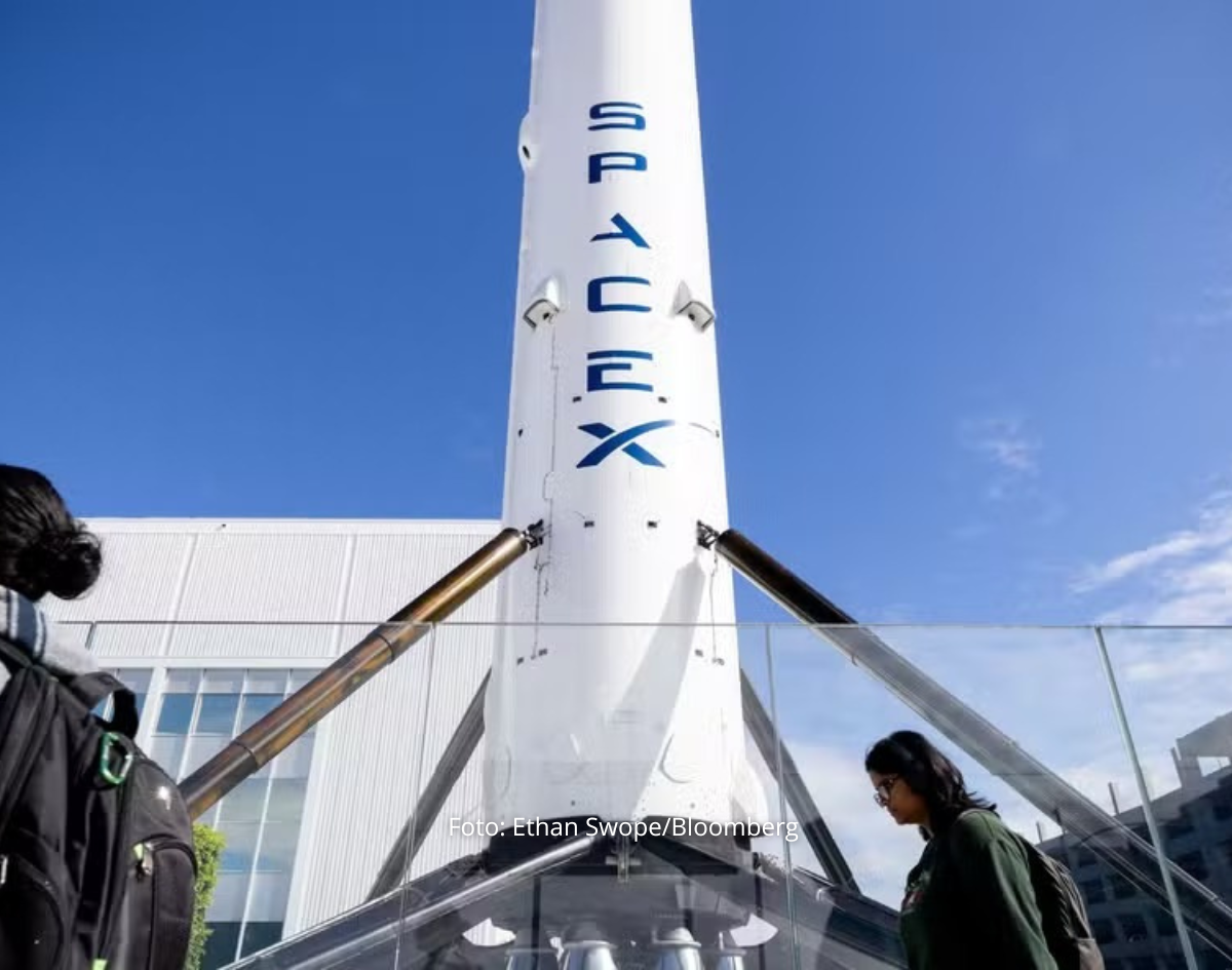 Foguete da SpaceX colide com a Lua e deixa cratera de 18 metros, aponta Nasa 