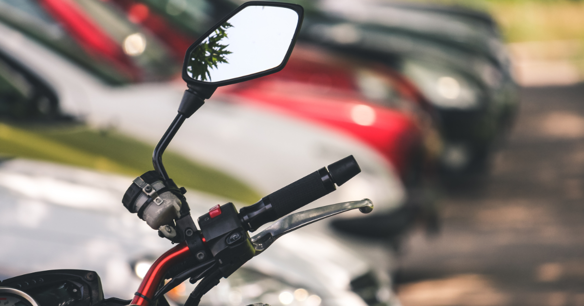 Leilão da Transalvador reúne 98 lotes com carros, motos e sucatas; lances começam em R$ 700
