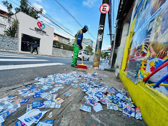 Pós-eleição no Miolo: Limpurb recolhe toneladas de santinhos e intensifica faxina em colégios de Castelo Branco e Cajazeiras