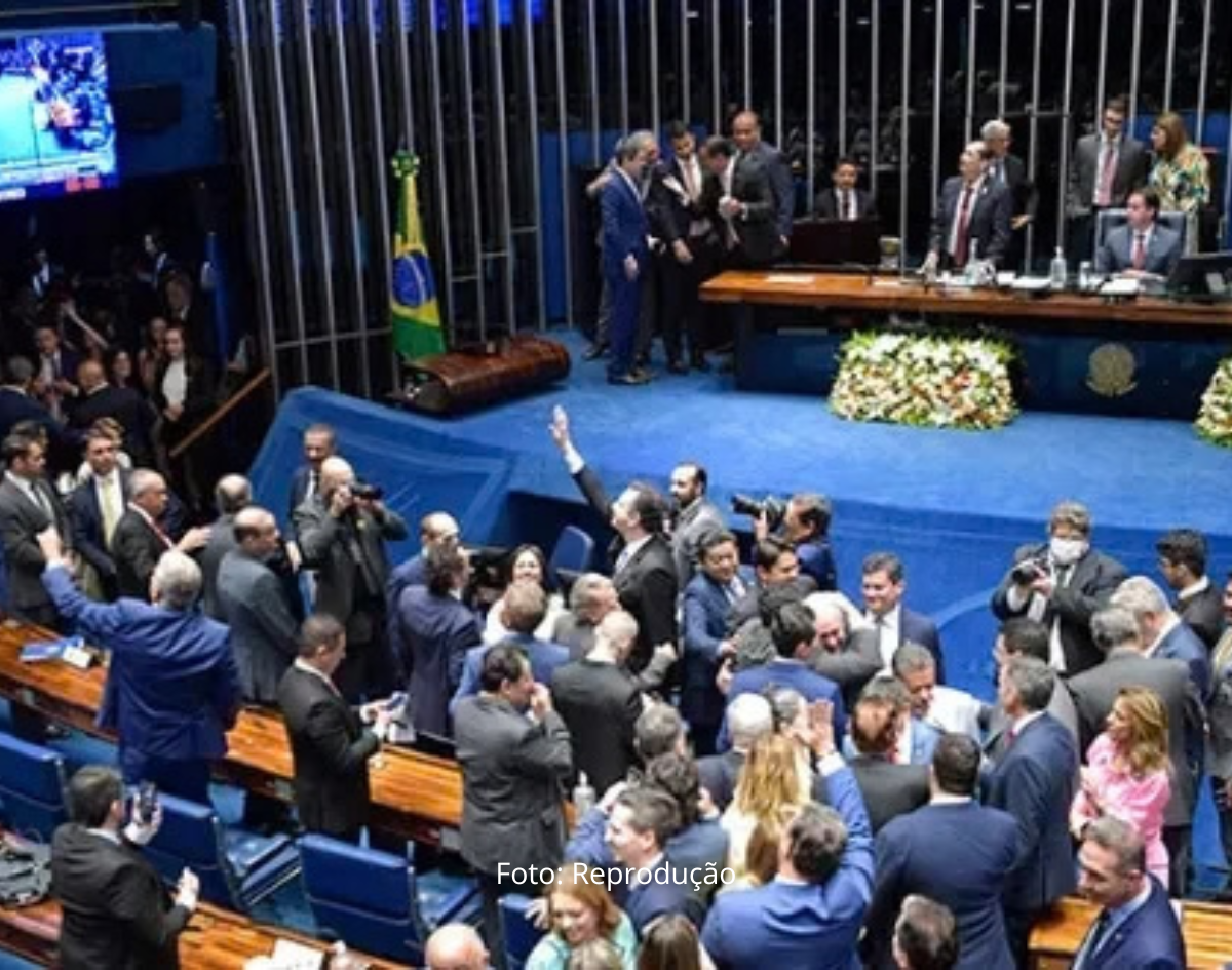 Fim da escala 6x1 começa a ser discutido no Senado nesta terça-feira (6) 