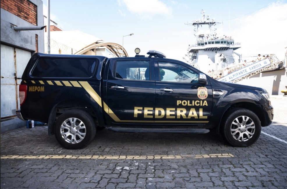 Operação Bifronte: PF mira esquema internacional de tráfico e bloqueia R$ 187 milhões com mandados na Bahia