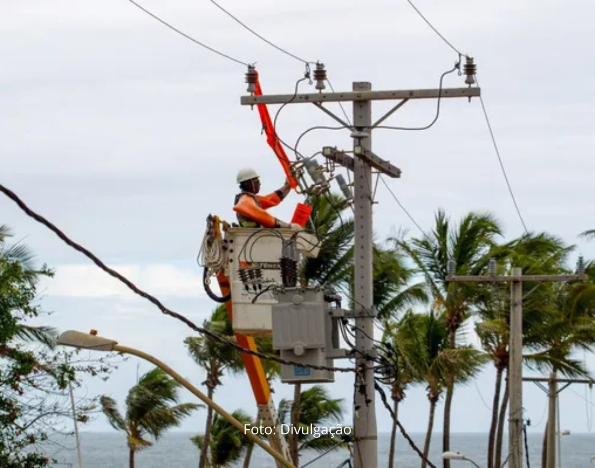 Seis bairros de Salvador terão desligamento programado de energia nesta terça-feira (20); confira os endereços 