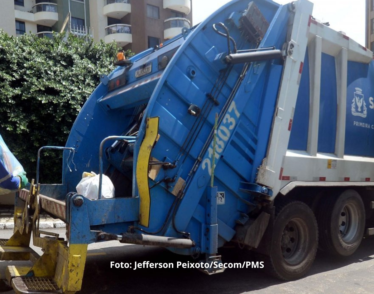 Trabalhadores da limpeza urbana anunciam greve por tempo indeterminado em Salvador 