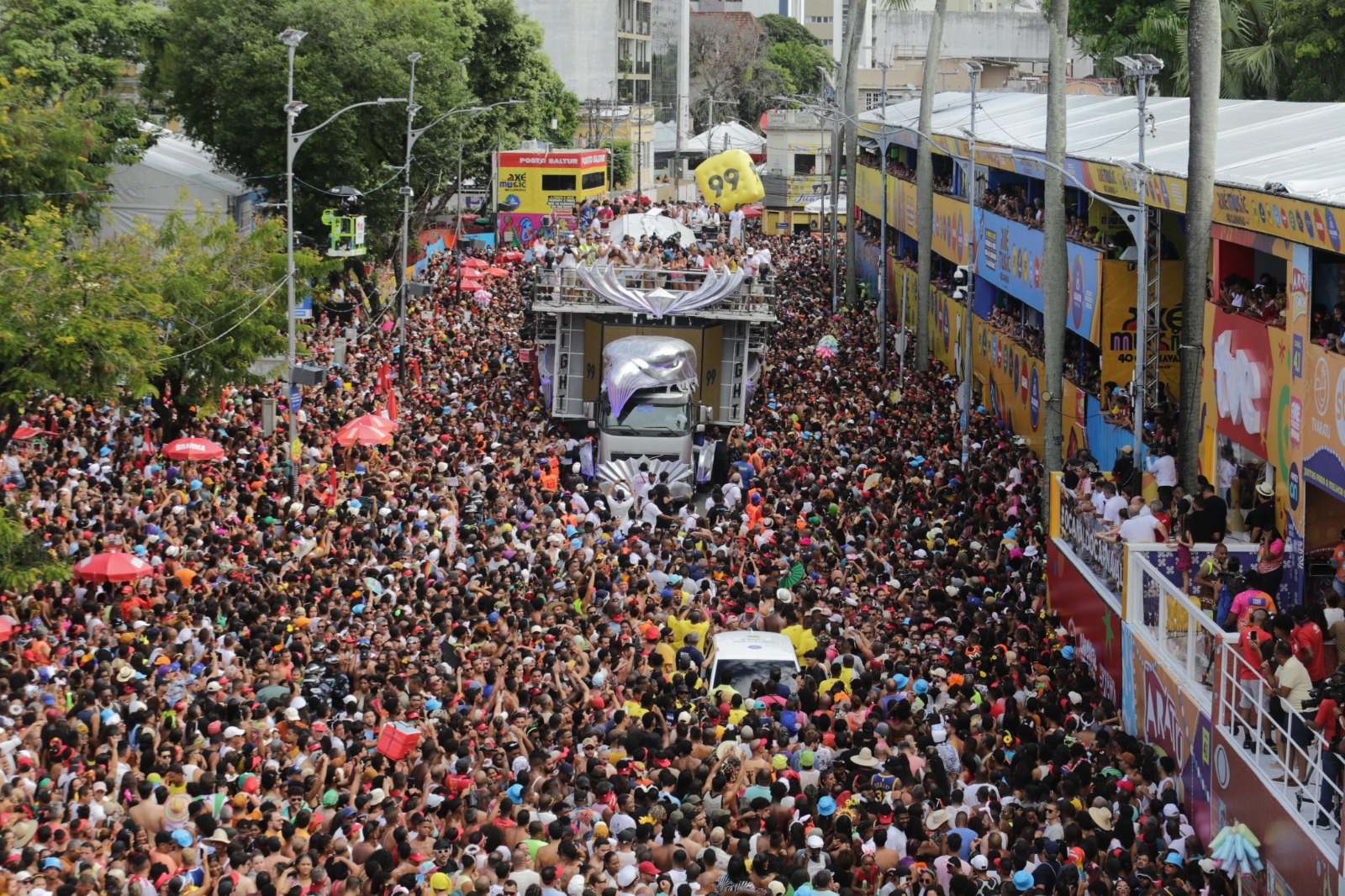 Bruno Reis celebra Carnaval de Salvador no Guinness e diz que a cidade vai buscar outros recordes: “Queremos mais títulos”