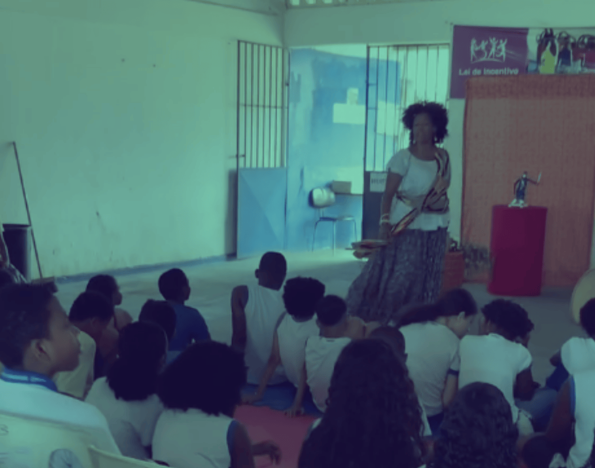 Projeto itinerante traz contação de histórias para crianças e idosos em Castelo Branco