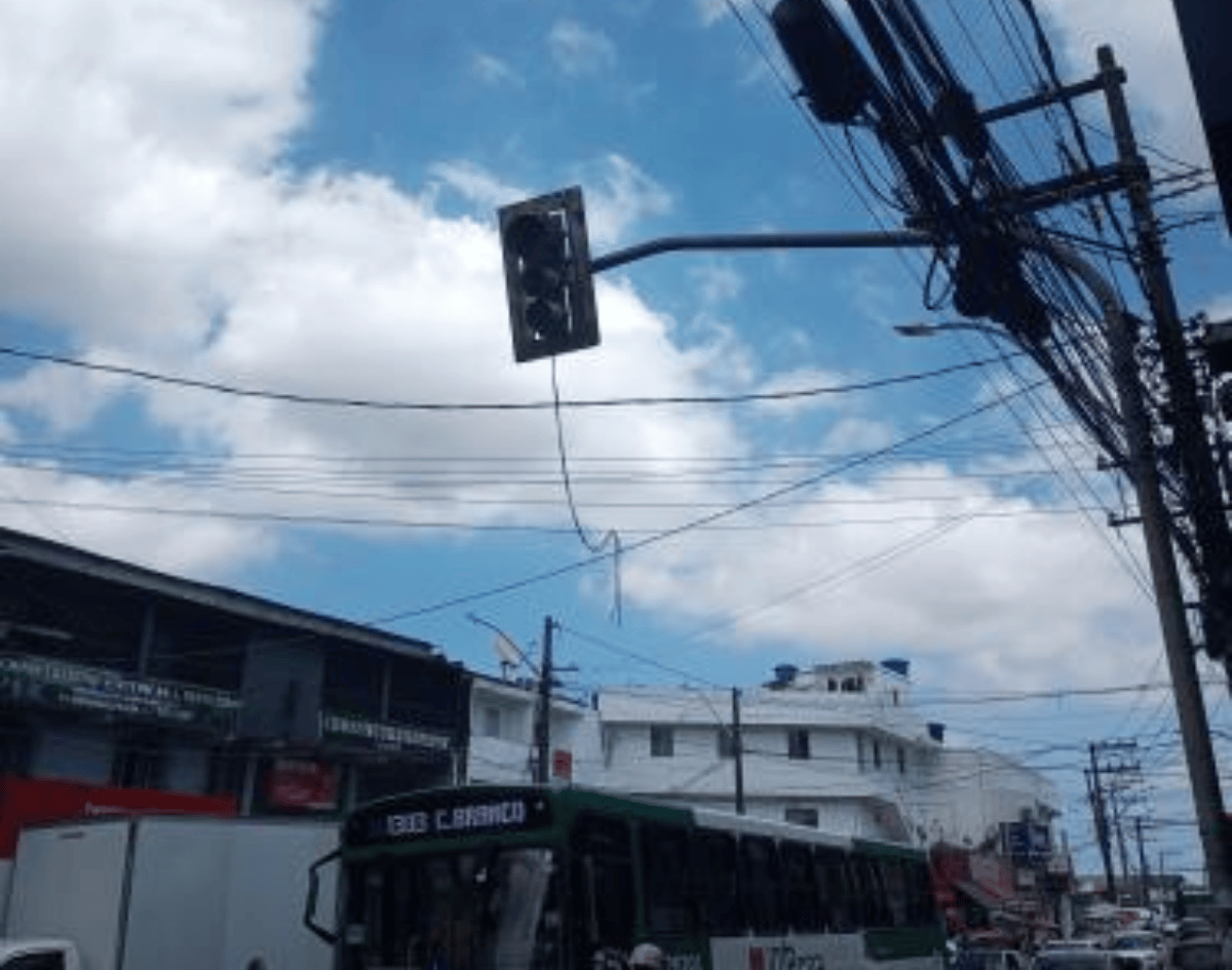 Semáforo Apagado na Primeira Etapa! Atenção Redobrada!
