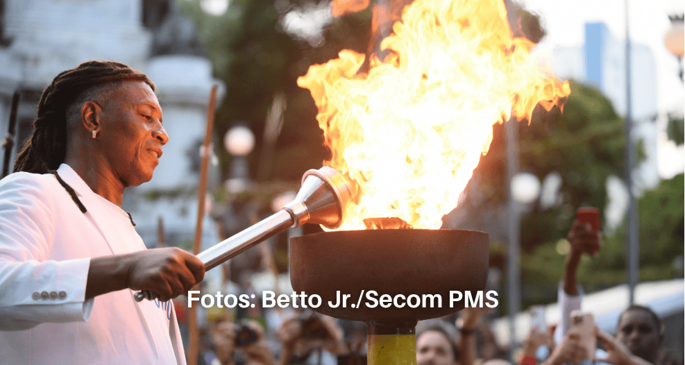 Chegada do Fogo Simbólico ao Campo Grande encerra desfile cívico do 2 de Julho em Salvador