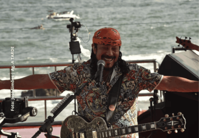 Bell Marques se irrita com folião na Barra e dispara: “Imbecil!”